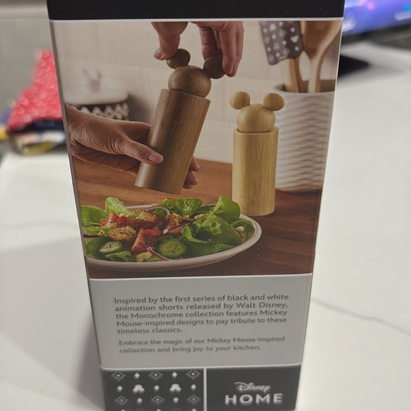 Disney home Mickey Mouse bamboo salt & pepper grinders new - Picture 4 of 4